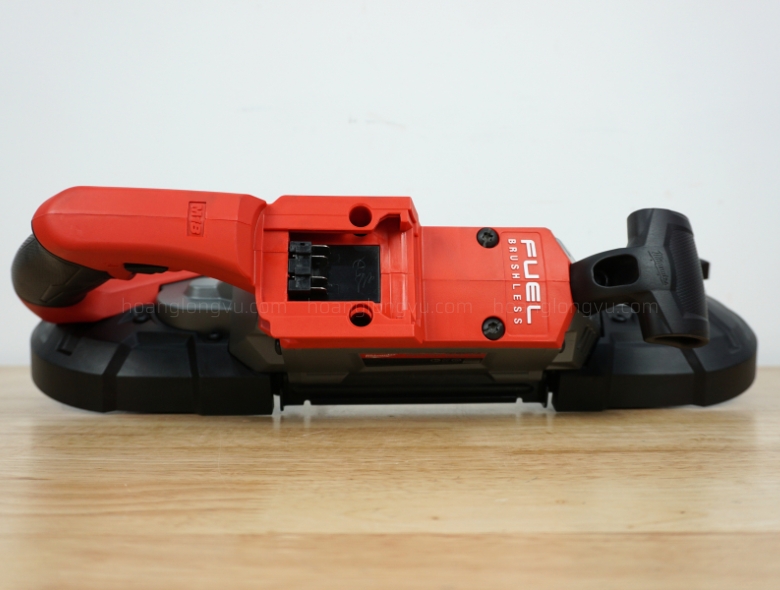 Máy cưa vòng Milwaukee M18 CBS125 (5)