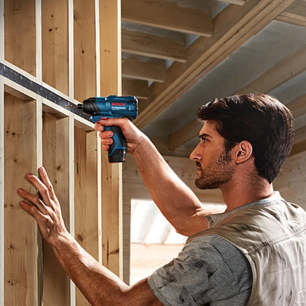 Ứng dụng thực tế của máy vặn vít GDR 120-LI