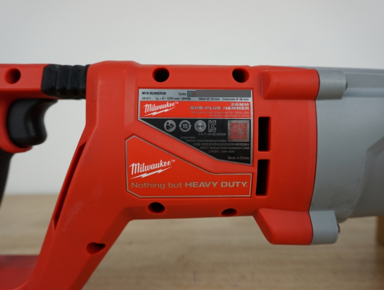 May-khoan-be-tong-pin-Milwaukee-M18-BLHACD26-2713-20
