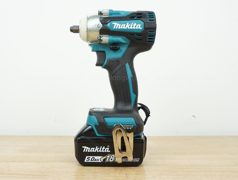 Máy siết bu lông dùng pin (9.5mmdây đeobl)18V Makita DTW302RTJ 2