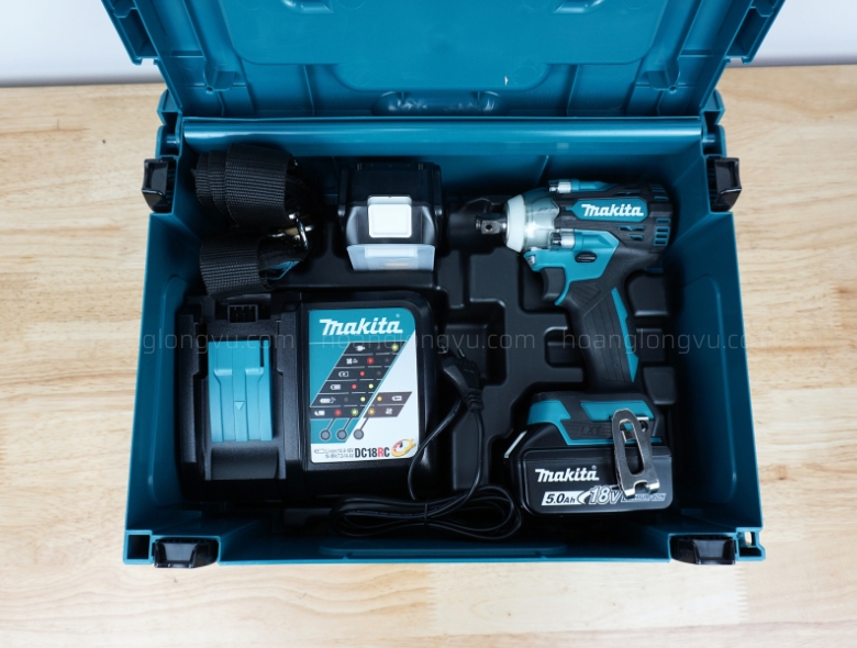 Máy siết bu lông dùng pin Makita DTW300
