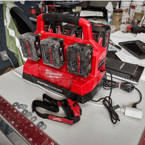 ưu điểm của trạm sạc nhanh 6 cổng milwaukee m18 pc6