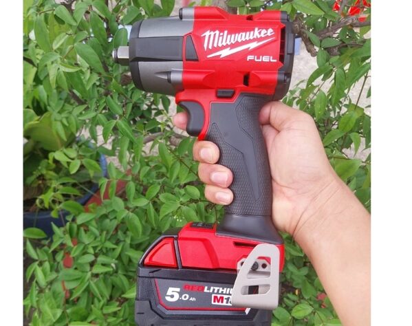máy khoan pin cầm tay milwaukee