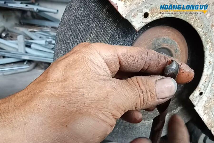 Những lưu ý khi mài mũi khoan tường