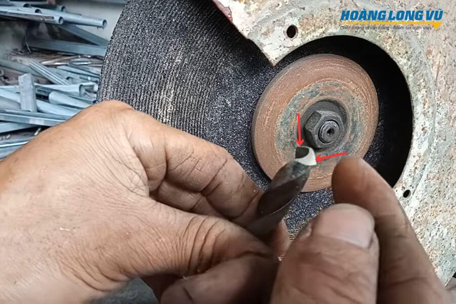 Xác định 2 mặt lưỡi mũi khoan