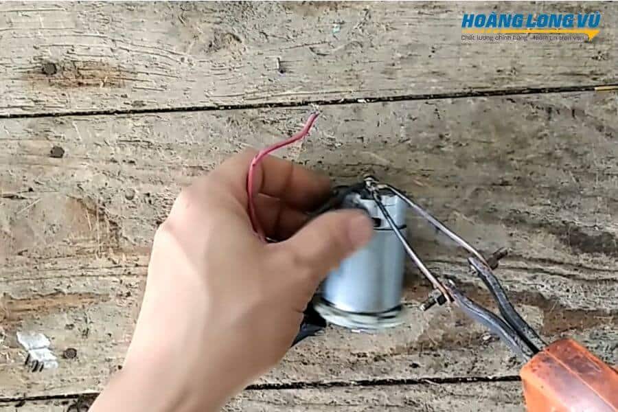 khắc phục lỗi dây điện khiến máy khoan bị yếu