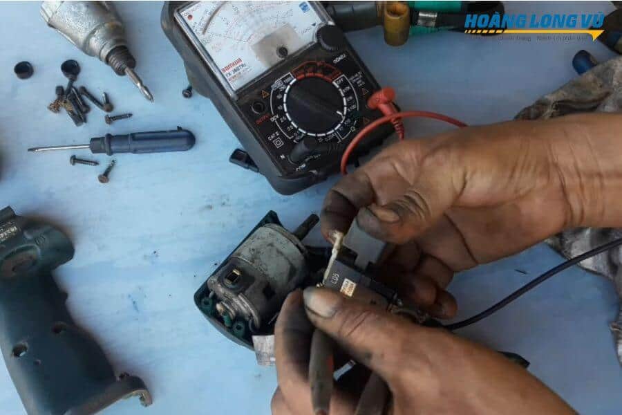 sửa cò máy khoan pin