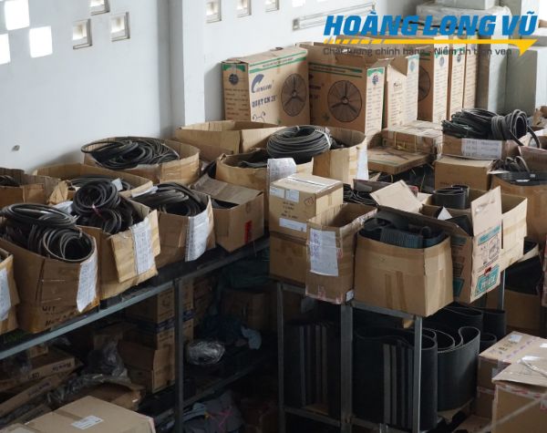 Dây curoa tại cửa hàng Hoàng Long Vũ