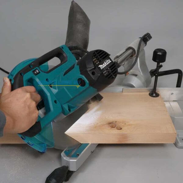Ứng dụng máy cưa trượt đa góc dùng điện Makita LS1110F