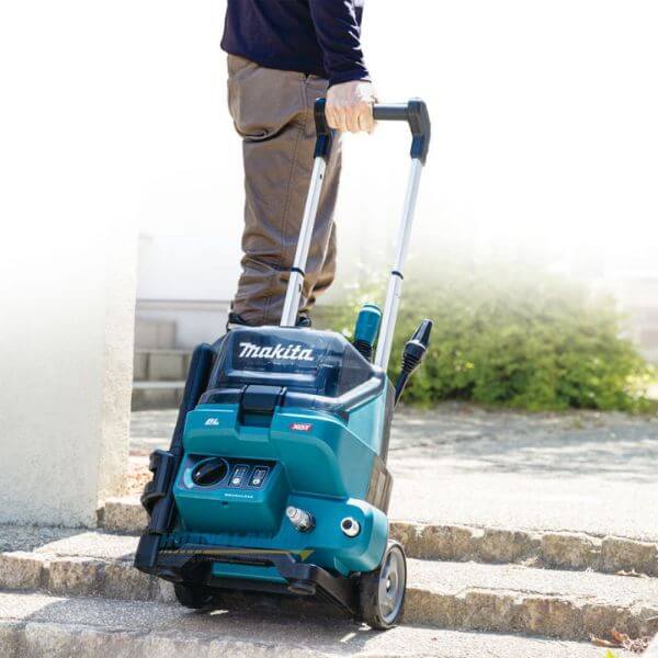 máy xịt rửa xe cao áp dùng pin Makita HW001gz