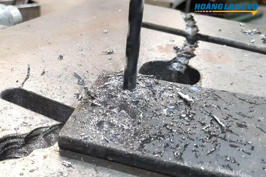 cách khoan thép cứng đúng kỹ thuật 