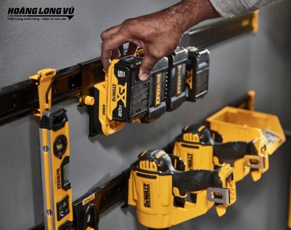 Giá treo pin DEWALT DWST82819