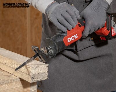 Máy cưa kiếm dùng pin 20V DCK KDJF22