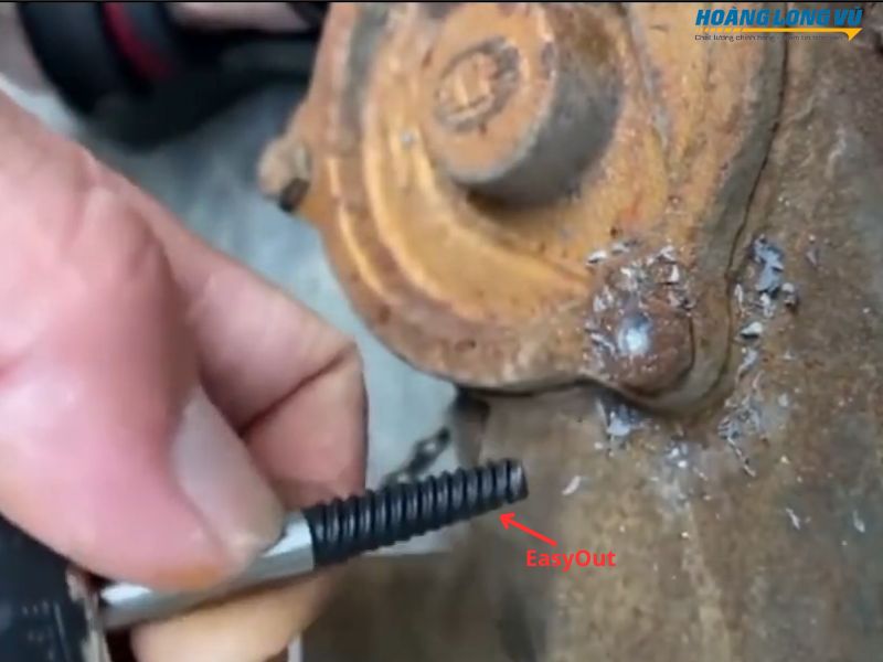 Sử dụng EasyOut mỏ bu lông bị trơn đầu