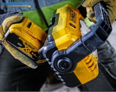 Đèn LED dùng pin 20V Dewalt DCL077