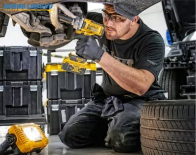 Đèn LED dùng pin 20V Dewalt DCL077