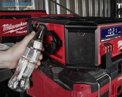 Loa công trường PACKOUT có Radio Milwaukee M18 PRC