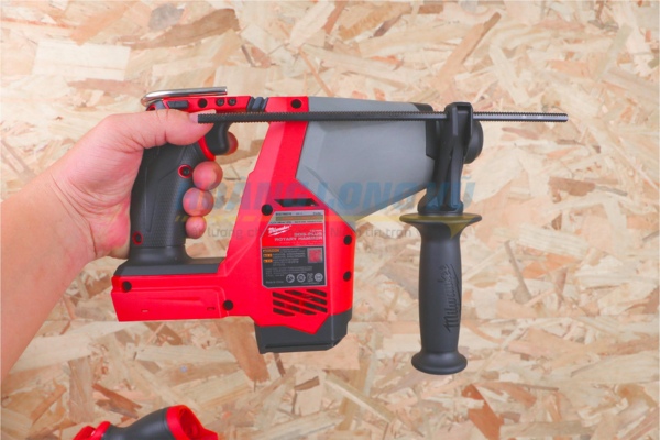 Máy khoan búa 3 chức năng Milwaukee M18 FHAC16