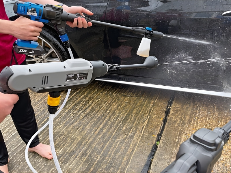 Máy rửa xe bị yếu khi gây cản trở công việc khi sử dụng