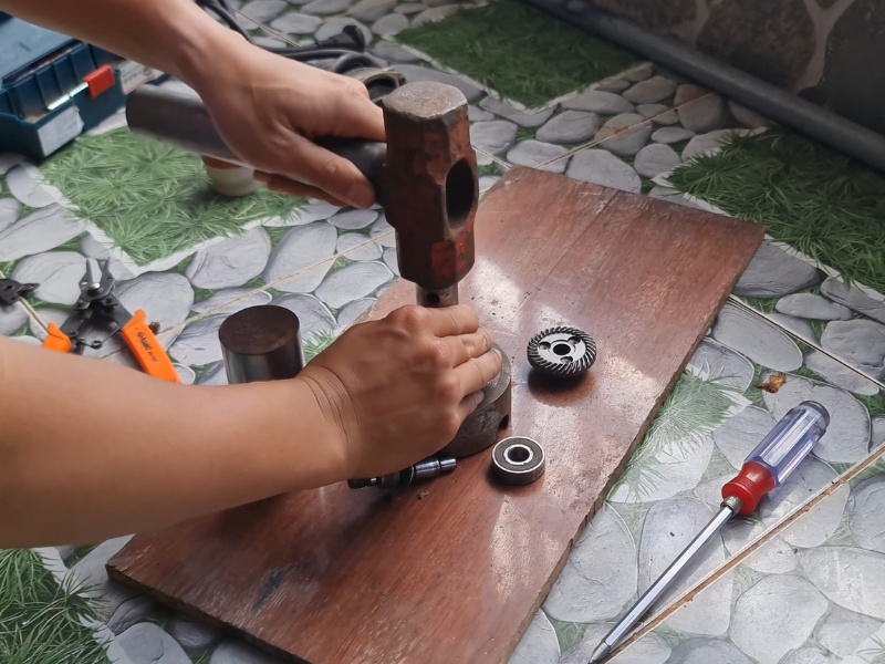Dụng cụ và vật tư cần chuẩn bị sửa bạc đạn máy mài