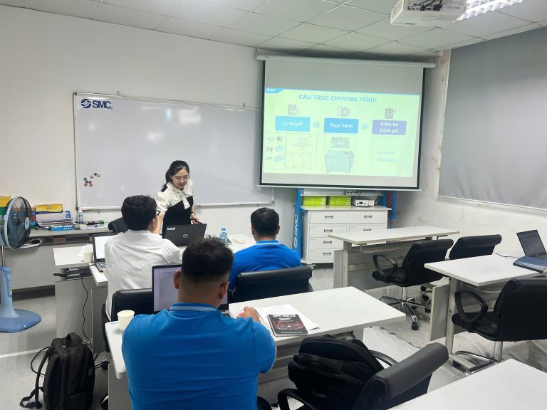 Nhân Viên Hoàng Long Vũ Hoàn Thành Khóa Đào Tạo Kỹ Thuật Tại Văn Phòng SMC Vietnam