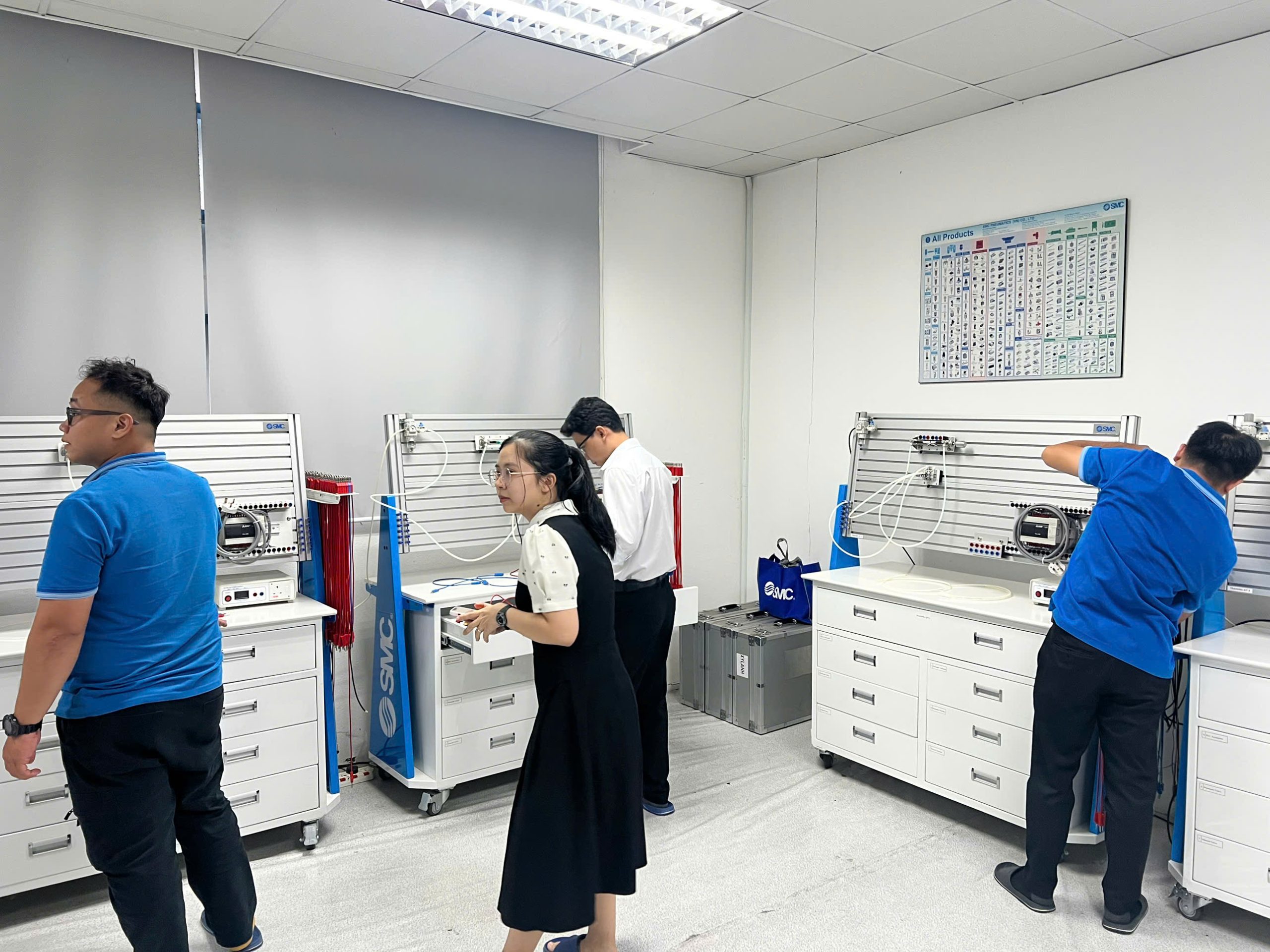 Nhân viên Hoàng Long Vũ thực hiện bài kiểm tra cuối khoá tại SMC