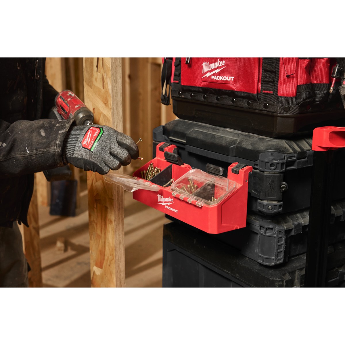 Hộp đựng phụ kiện 2 ngăn gắn thùng PACKOUT 4932500148 Milwaukee