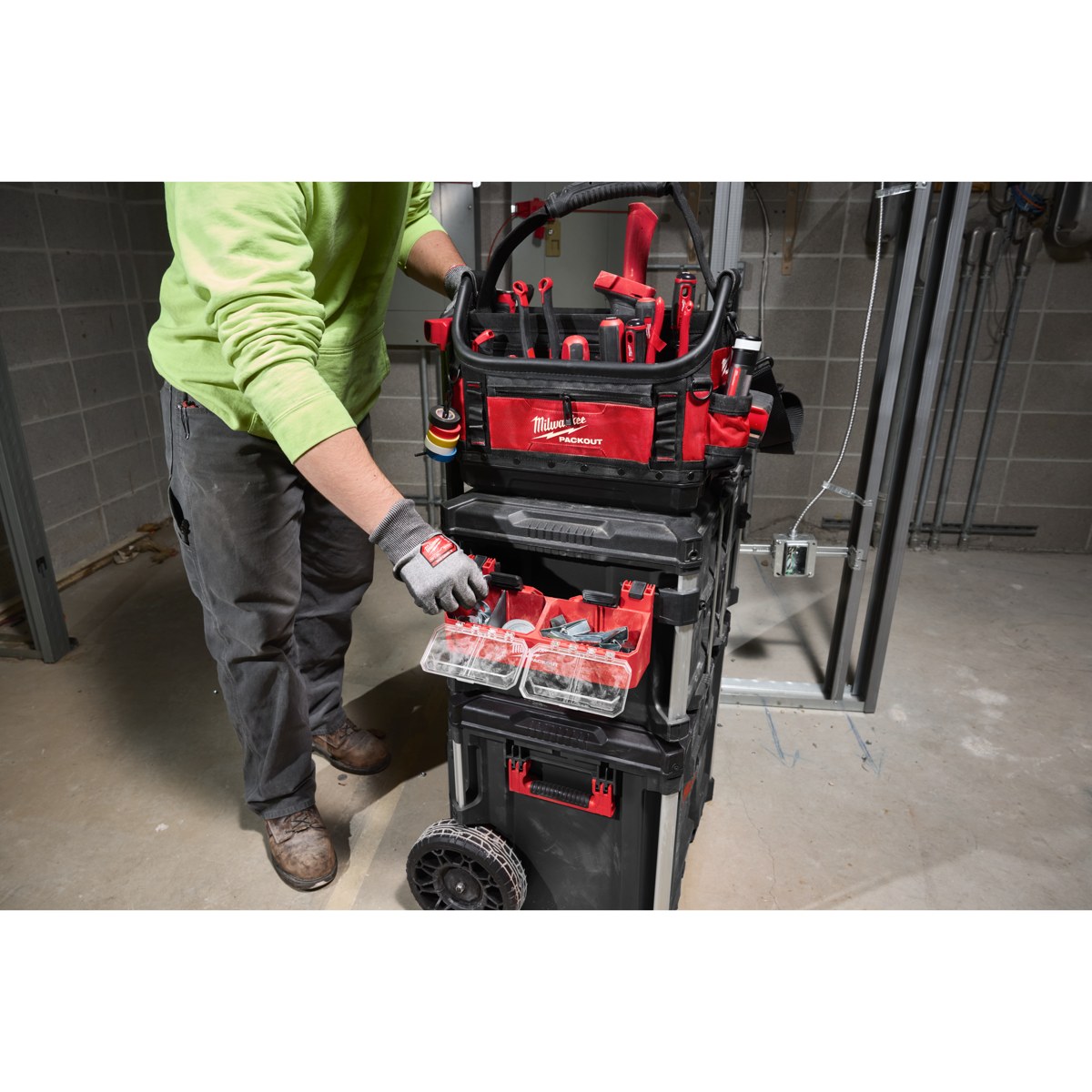 Hộp đựng phụ kiện 2 ngăn gắn thùng PACKOUT 4932500148 Milwaukee