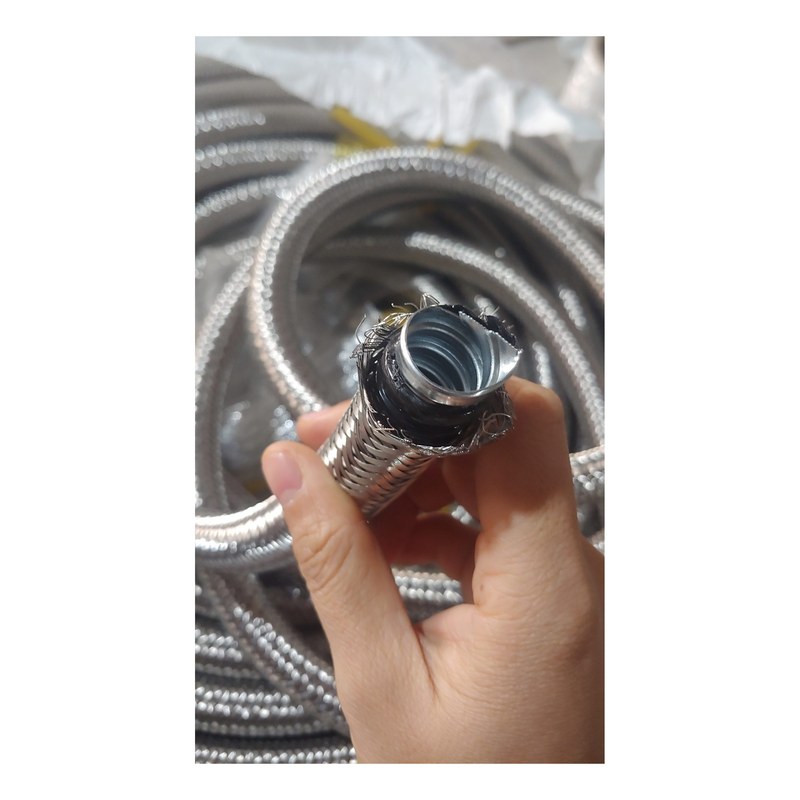 Ống inox mềm SUS 304 phi 21x1700 (2 đầu ren côn lõi thép)