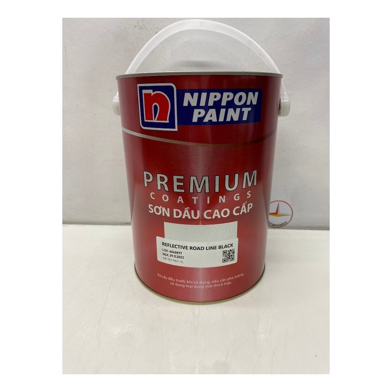 Sơn vạch kẻ đường màu đen (5L) NIPPON